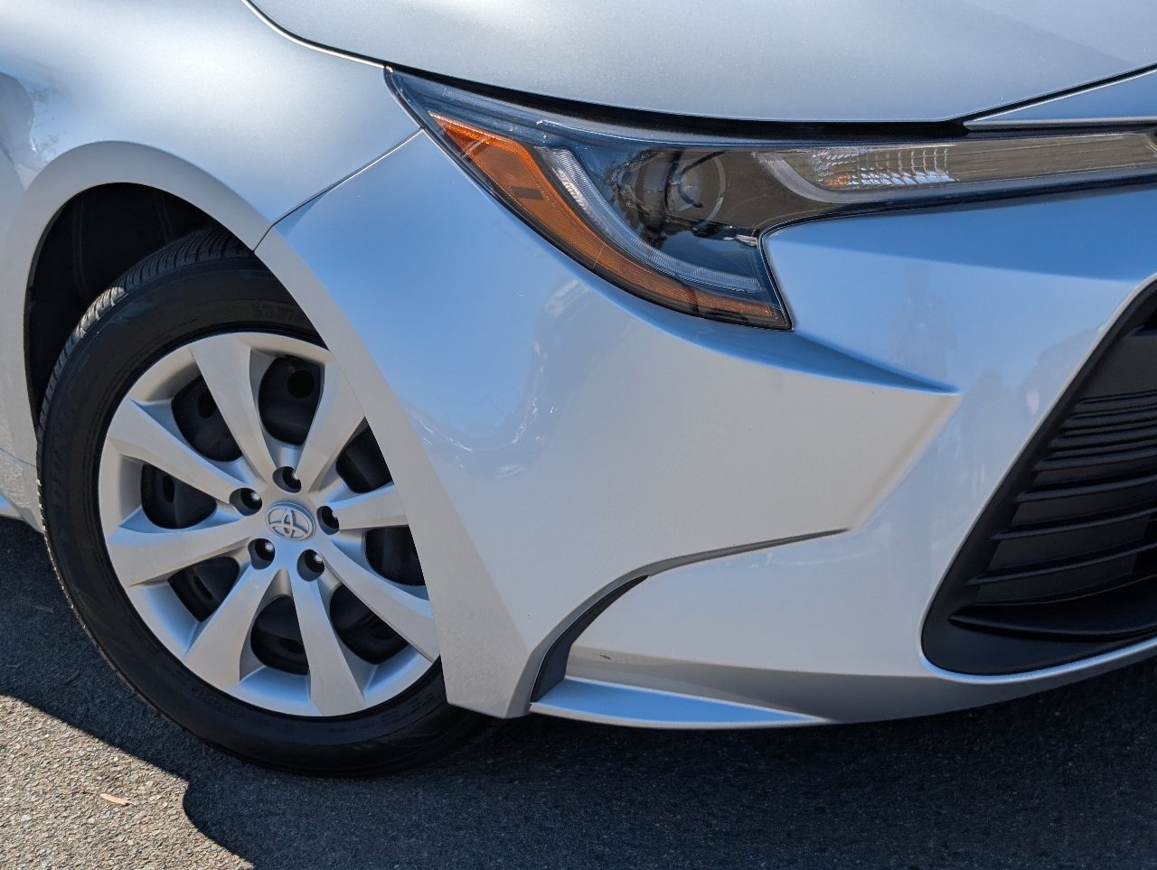 Used 2026 Toyota Corolla LE FWD image 10