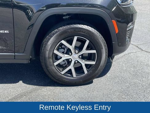 Certified 2025 Jeep Grand Cherokee Limited w/ Luxury Tech Group II AWD/4WD image 11