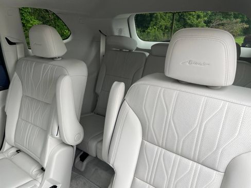 New 2026 Buick Enclave Avenir w/ Super Cruise Package FWD image 35