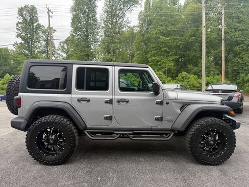 Used 2018 Jeep Wrangler Unlimited Sport S AWD/4WD image 4