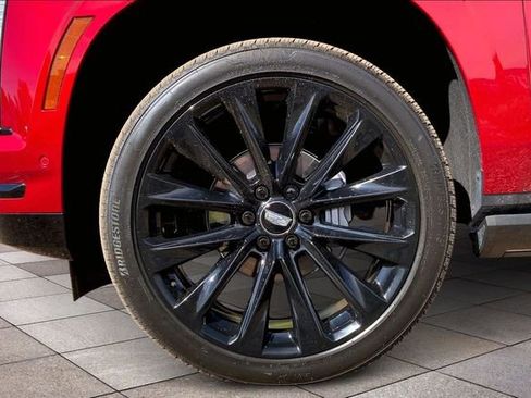 Used 2025 Cadillac Escalade ESV Sport Platinum image 9