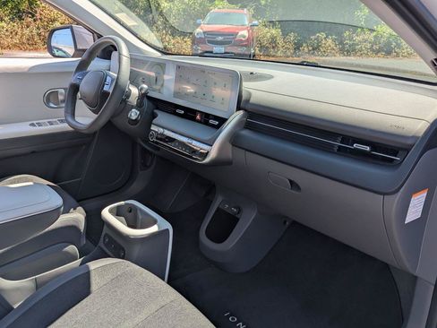 Used 2024 Hyundai Ioniq 5 SEL RWD image 39