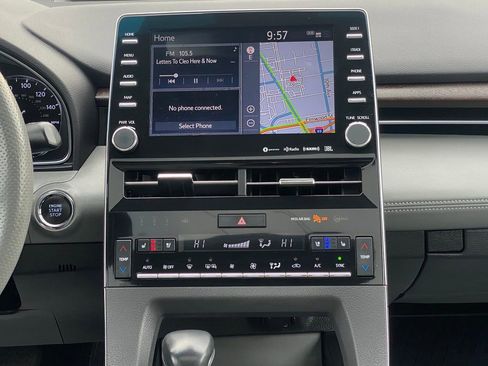 Used 2021 Toyota Avalon Limited image 22