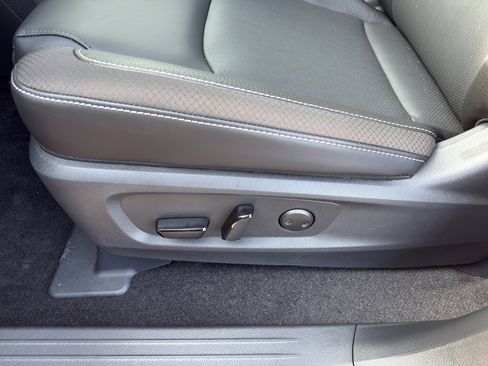 New 2026 Nissan Pathfinder SL image 15