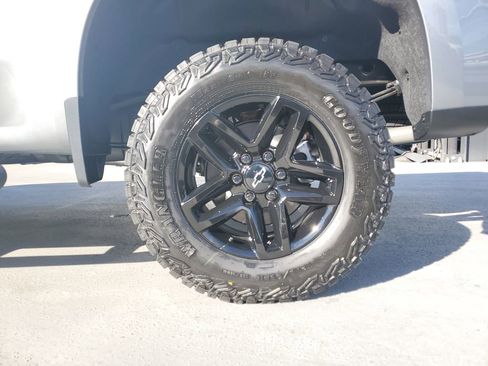 New 2026 Chevrolet Silverado 1500 Custom Trail Boss w/ LPO, Dark Essentials Package image 5