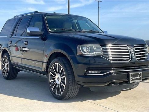 Used 2015 Lincoln Navigator 2WD w/ Equipment Group 101A Reserve image 13