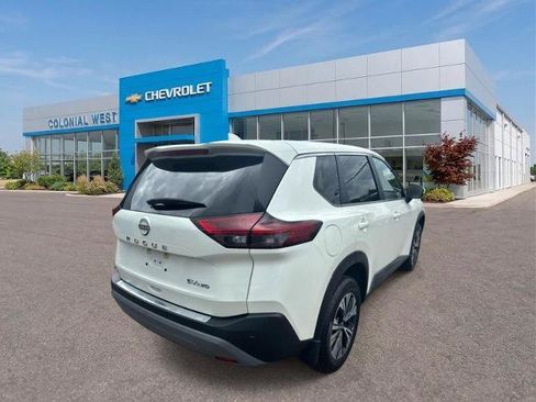 Used 2023 Nissan Rogue SV AWD/4WD image 11