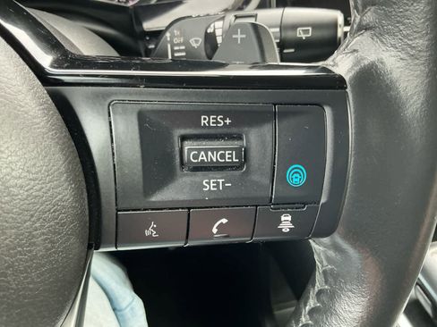 Used 2023 Nissan Pathfinder SL image 17