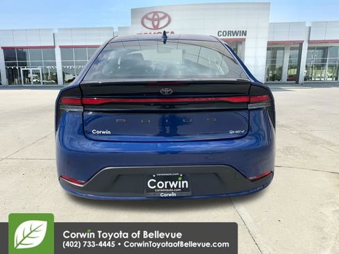 Used 2023 Toyota Prius LE FWD image 4