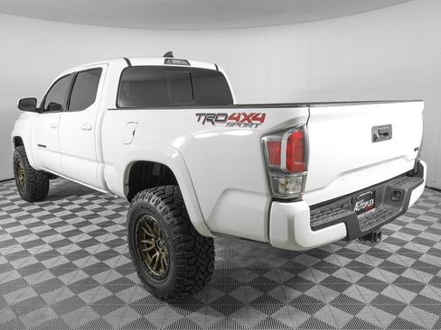 Used 2020 Toyota Tacoma TRD Sport AWD/4WD image 7