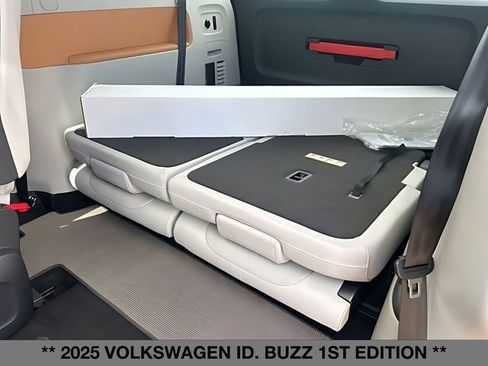 Used 2025 Volkswagen ID. Buzz 1st Edition AWD/4WD image 17