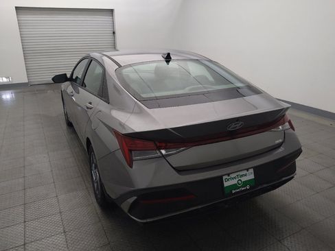 Used 2024 Hyundai Elantra Blue FWD image 6