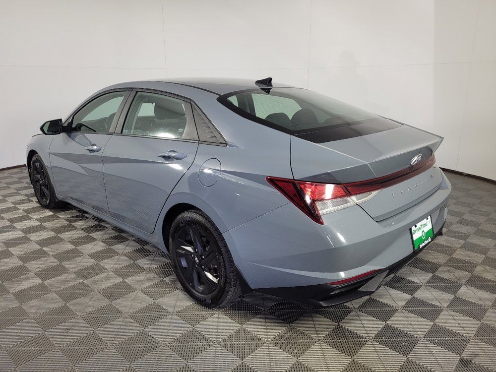 Used 2021 Hyundai Elantra SEL w/ Convenience Package FWD image 5