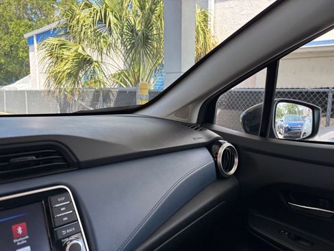 Used 2025 Nissan Versa SV FWD image 35