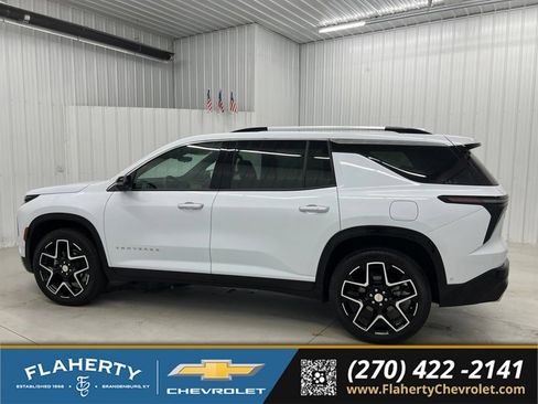 Used 2026 Chevrolet Traverse High Country AWD/4WD image 5