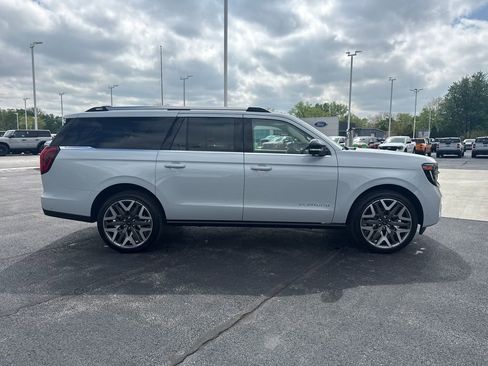 Used 2025 Ford Expedition Max Platinum w/ Platinum Ultimate Package AWD/4WD image 6