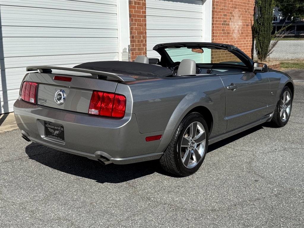 Used 2008 Ford Mustang GT RWD image 38
