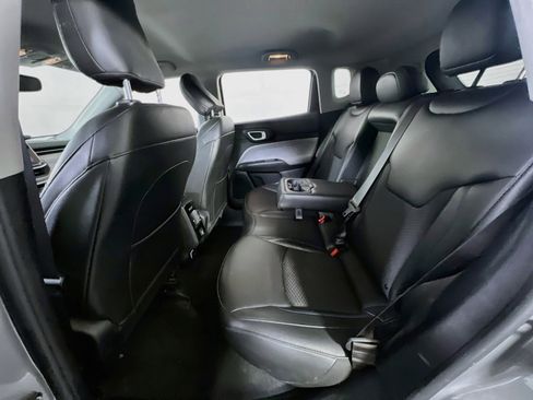 Used 2022 Jeep Compass Latitude AWD/4WD image 22