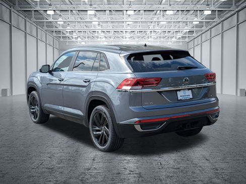 Used 2022 Volkswagen Atlas Cross Sport SE AWD/4WD image 3