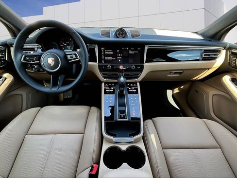 New 2026 Porsche Macan image 13