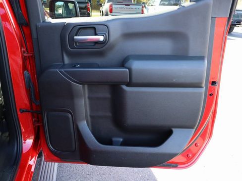 Used 2020 Chevrolet Silverado 1500 Custom w/ Custom Value Package image 21