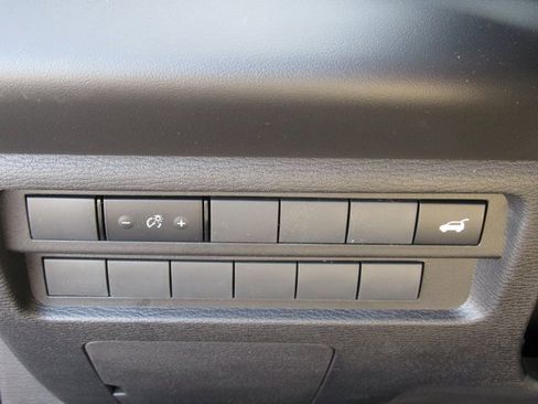 New 2025 Mitsubishi Outlander SE image 20