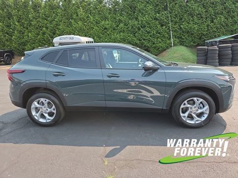 New 2026 Chevrolet Trax LS w/ LS Convenience Package FWD image 8