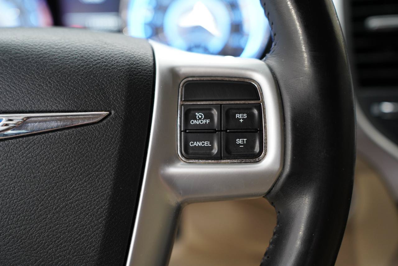 Used 2011 Chrysler 300 Limited RWD image 15