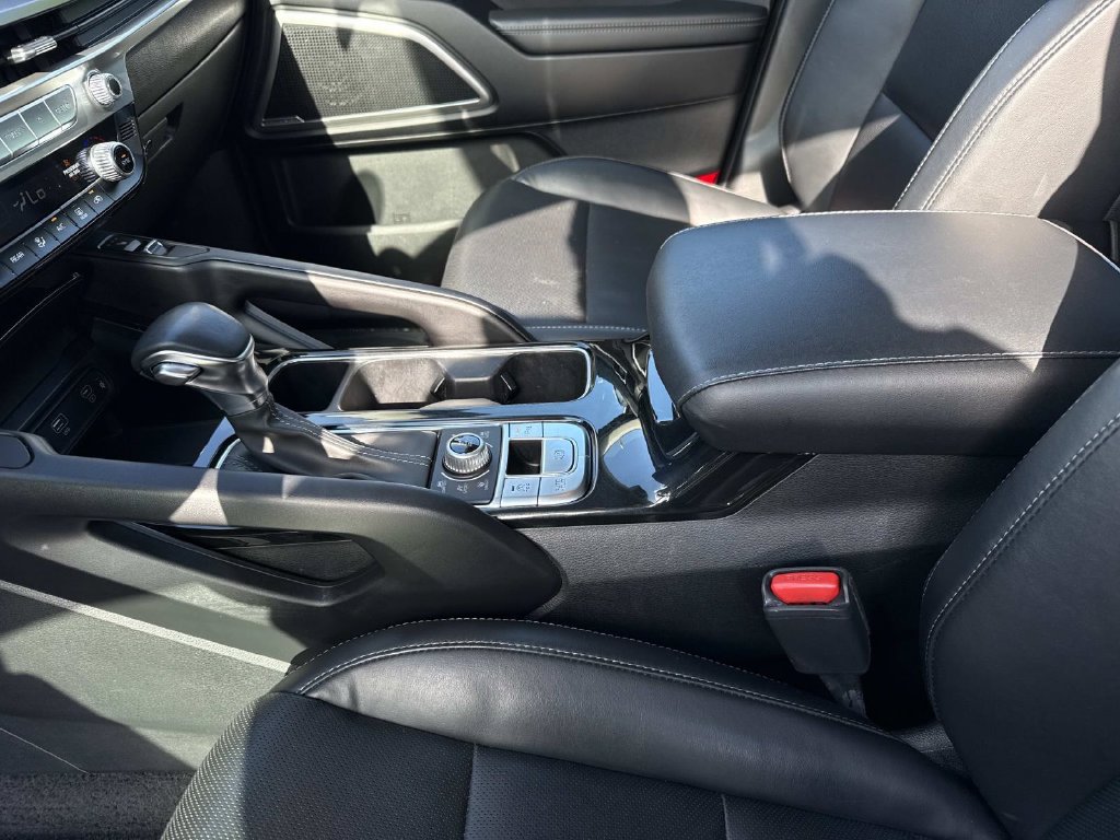 Used 2023 Kia Telluride S AWD/4WD image 16