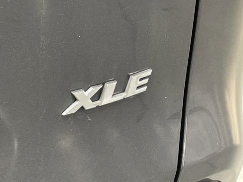 Used 2019 Toyota RAV4 XLE image 8