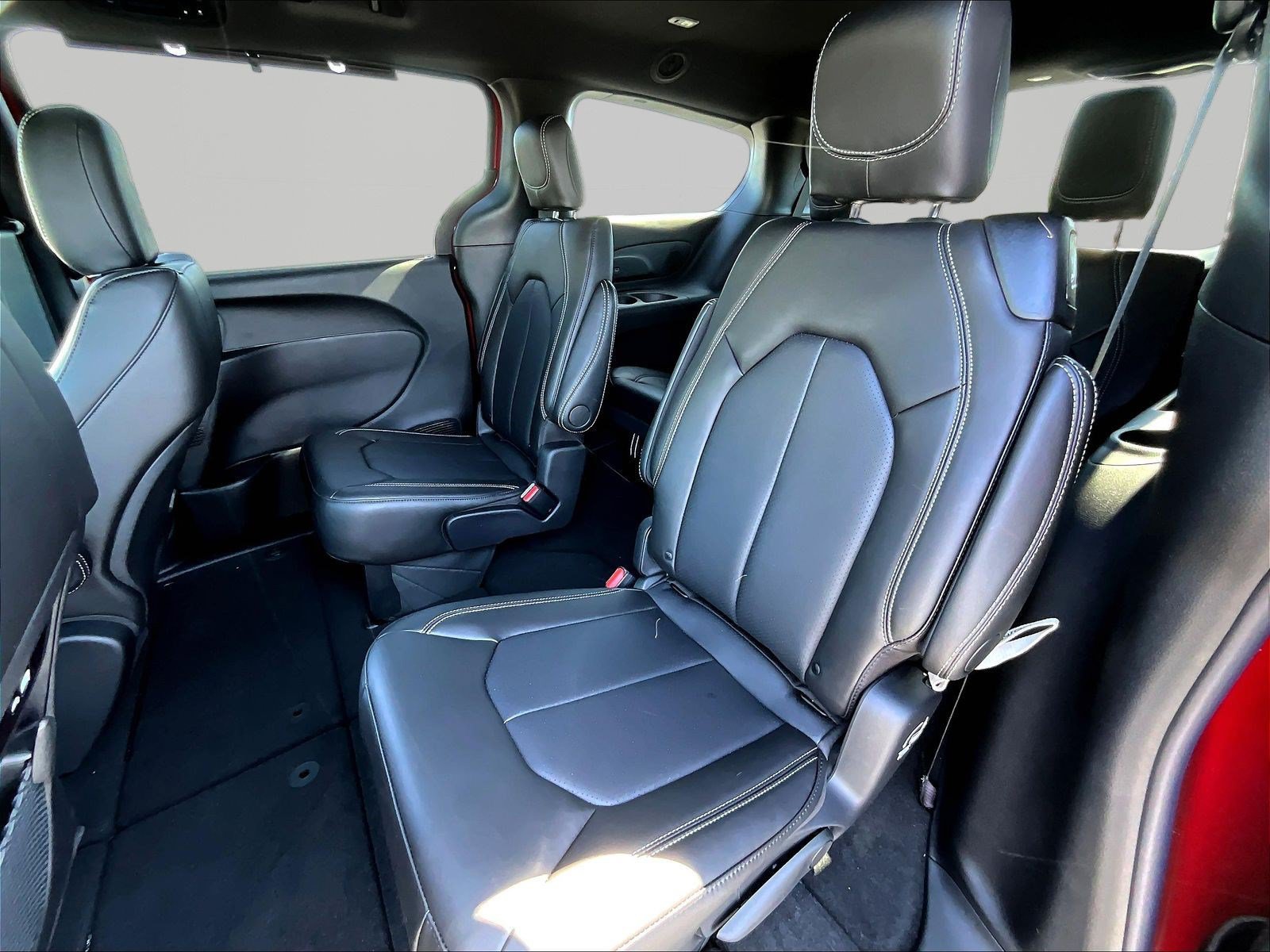 New 2027 Chrysler Pacifica Select w/ Family Tech Group FWD image 17