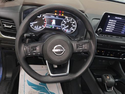 Used 2023 Nissan Rogue S FWD image 11
