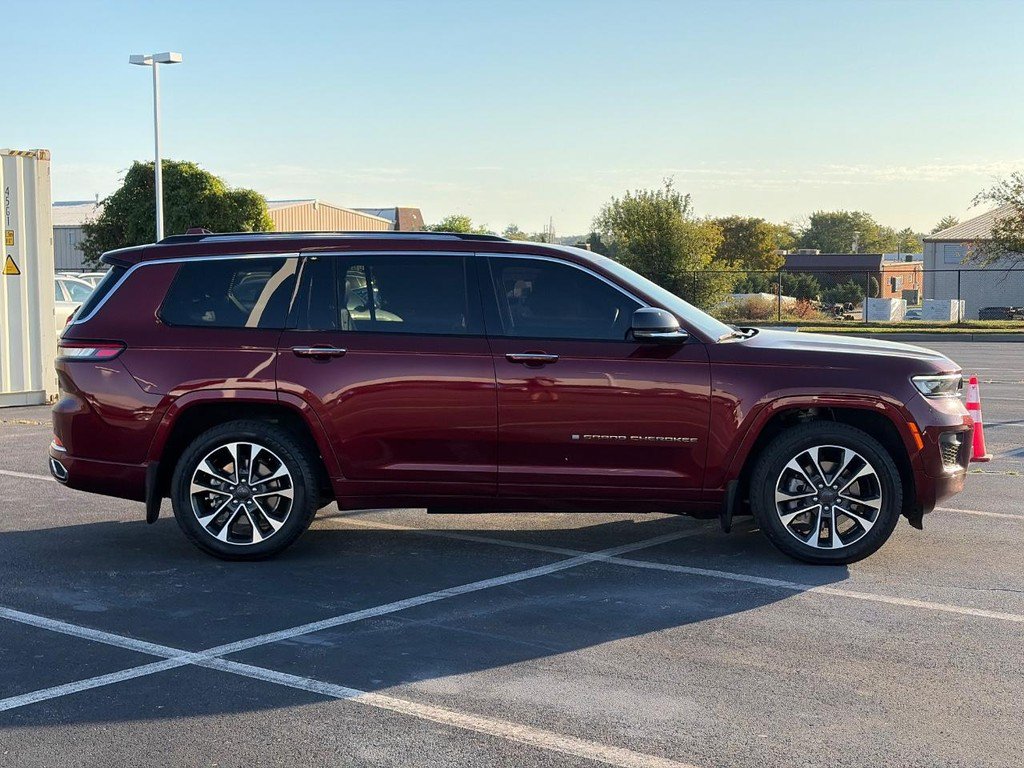 Used 2022 Jeep Grand Cherokee L Overland w/ MOPAR Finishing Package AWD/4WD image 2