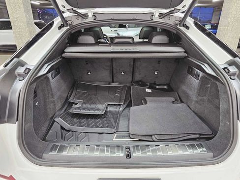 New 2026 BMW X6 xDrive40i w/ Climate Comfort Package image 28