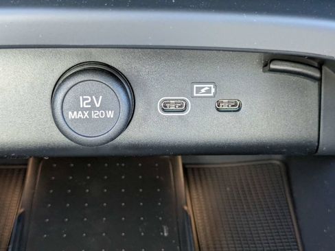 Used 2026 Volvo XC40 B5 Core AWD/4WD image 26