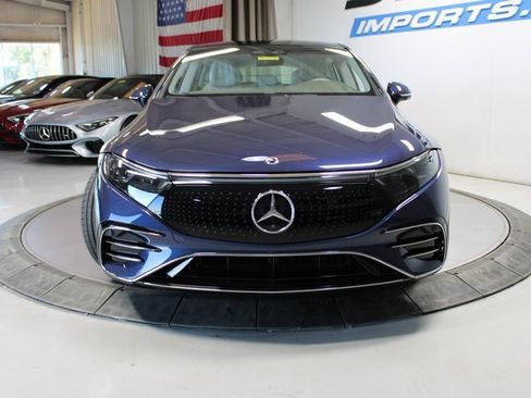 Used 2023 Mercedes-Benz EQS 580 4MATIC Sedan image 3