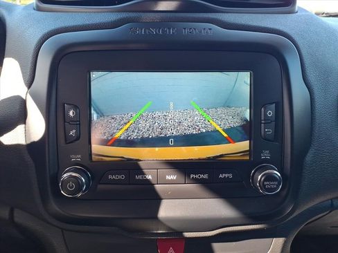 Used 2016 Jeep Renegade Latitude image 13