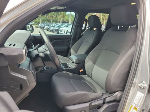 Used 2025 Toyota Tacoma SR AWD/4WD image 16
