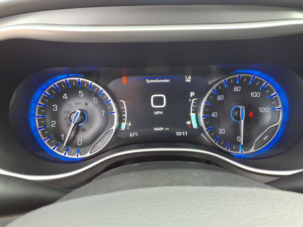 Used 2023 Chrysler Pacifica Touring-L FWD image 18