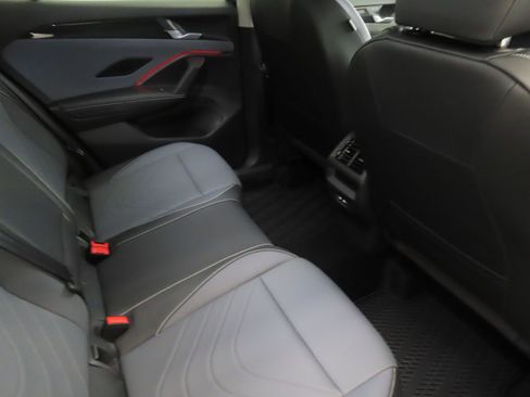 New 2025 Volkswagen Tiguan SE FWD image 22