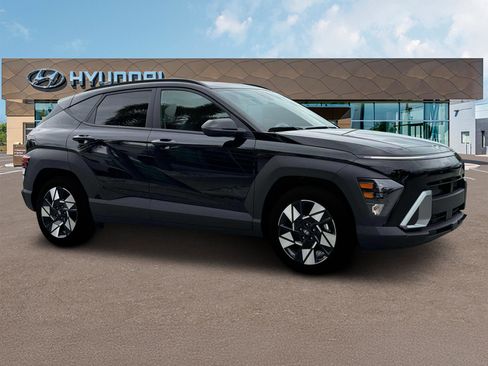 Certified 2025 Hyundai Kona SEL image 10