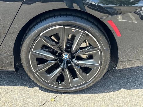 Certified 2024 BMW i7 eDrive50 w/ M Sport Package RWD image 14