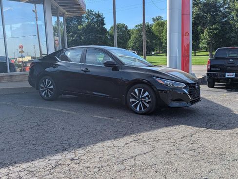 Used 2025 Nissan Sentra SV w/ SV Premium Package FWD image 14