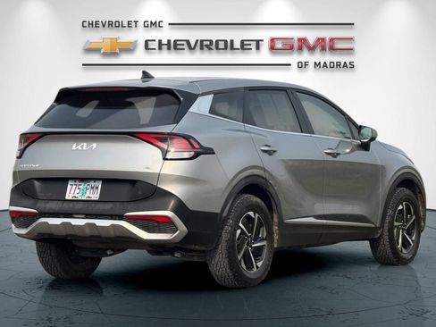 Used 2023 Kia Sportage LX AWD/4WD image 3