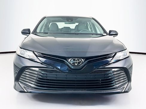 Used 2019 Toyota Camry LE FWD image 2