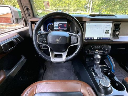 Used 2022 Ford Bronco Outer Banks w/ Sasquatch Package AWD/4WD image 8