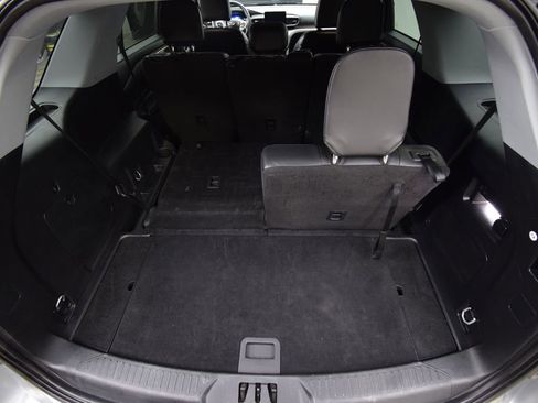 Used 2023 Ford Explorer XLT w/ Equipment Group 202A image 29