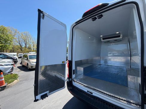 Used 2023 Ford Transit 250 148 High Roof RWD image 16