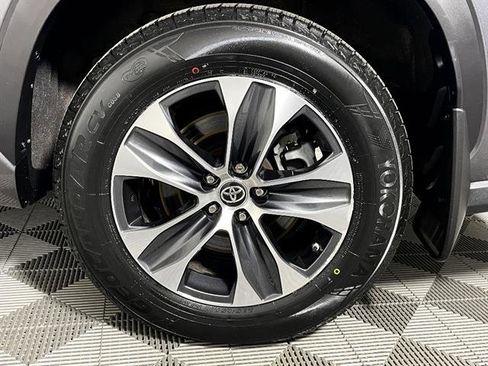Certified 2025 Toyota Highlander XLE image 26