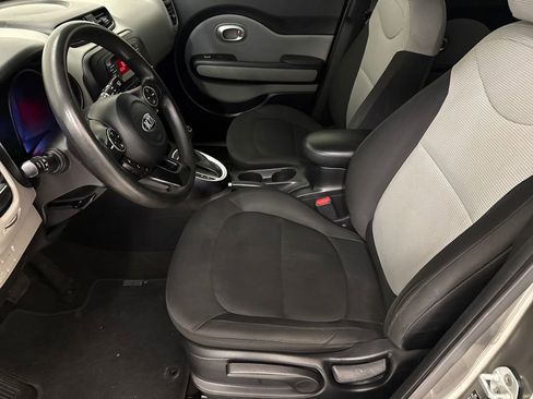Used 2016 Kia Soul FWD image 17